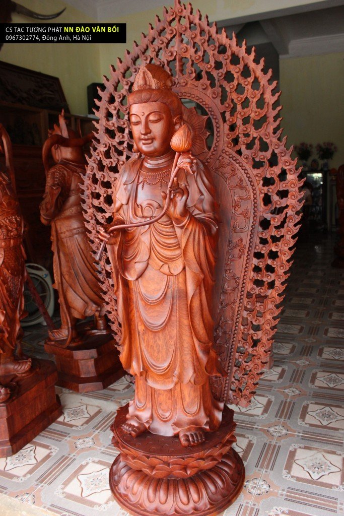 Tôn tượng Đại thế chí Bồ tát gỗ Hương nguyên khối cao 1.9m, trong bộ Tây Phương Tam thánh