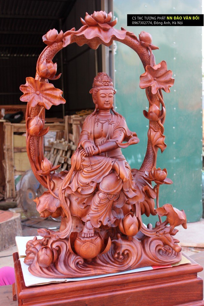 Tượng Quán âm Bồ tát ngự Liên hoa cao 1 mét, gỗ Hương ta (tượng nguyên khối)