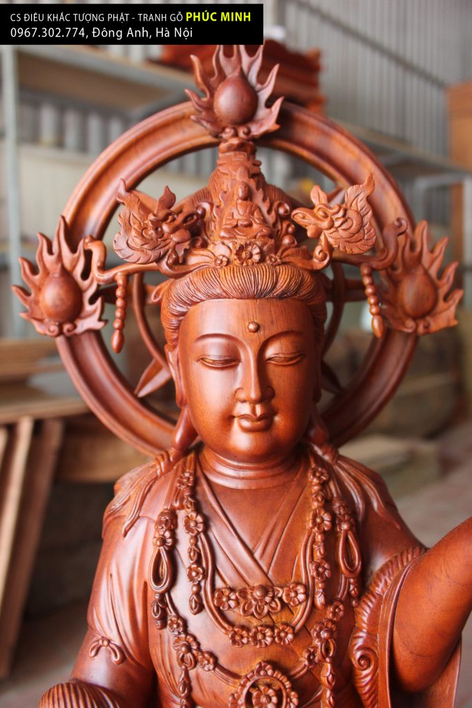 Tôn tượng Quan âm Bồ tát pha trộn văn hóa Đạo Phật - Đạo Mẫu, gỗ Hương, nguyên khối hào quang và tòa sen, trưng bày Văn hóa Phật giáo Nhật Bản - Việt Nam