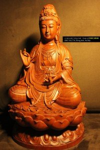Tôn tượng Quan âm Bồ tát dựa trên 33 Ứng hóa thân của Quan âm Bồ tát, pha nét Mật tông