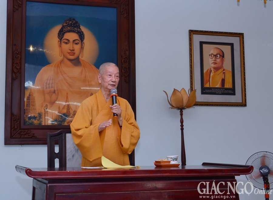 HT.Thích Trí Quảng chủ trì buổi họp