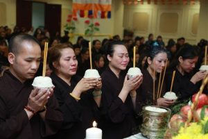 Nghẹn ngào khi Dâng cơm cho các bậc cha mẹ đã quy tiên