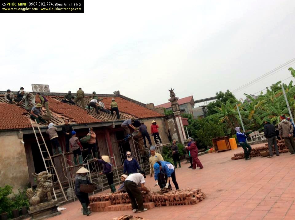Đáp lời thỉnh của Sư cô trụ trì chùa Bảo Tích, Bắc Ninh, Bà con nông dân quanh Chùa, mỗi người một tay hùn phước bắt đầu sửa Mái ngói bị dột và Nội thất chính điện Chùa.