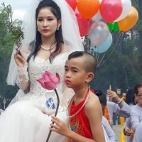 phật quán thế âm mặc váy cưới, phat quan am, phật quan âm, quan âm, quan âm, quan am mac vay cuoi, quan âm mặc váy cưới
