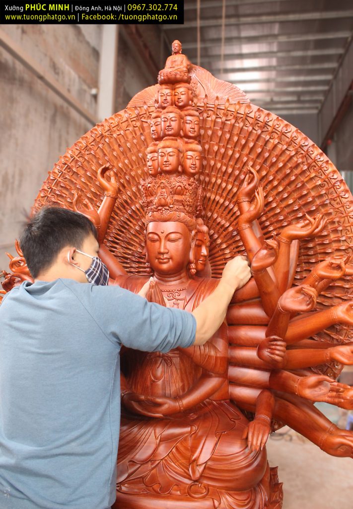Tôn tượng Quan âm Bồ tát Nghìn mắt Nghìn tay ngồi trên con Hắc Long theo lối Tam Tài Giả cao 2.65 mét.