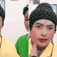 Hóa trang thành Đức Phật livestream bán hàng trên TikTok - Chụp màn hình