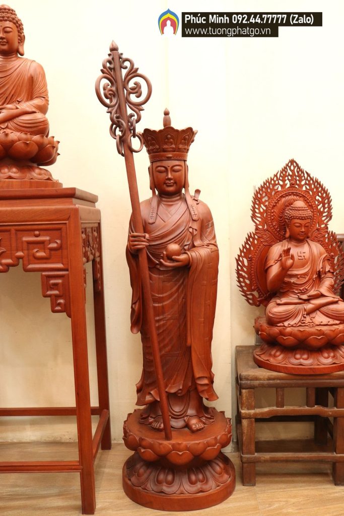 Những tượng cỡ nhỏ đang có sẵn tại Xưởng tượng Phật gỗ Phúc Minh
